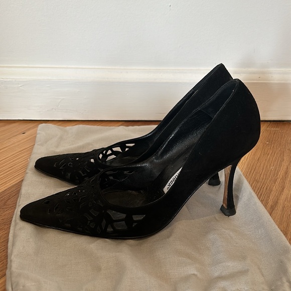 Manolo Blahnik Pumps - Picture 2 of 4